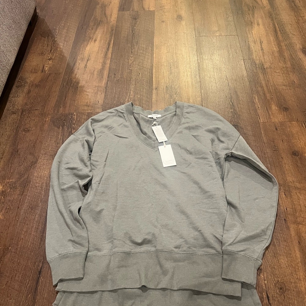 Z Supply Women's Gray V-Neck Sweater